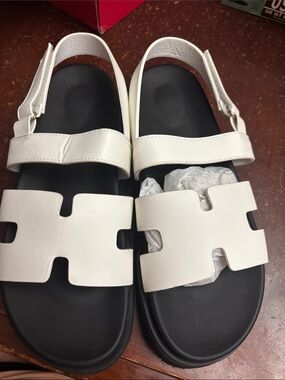 Woman’s 9 flat slip on white faux leather beach cottage core sandals spring